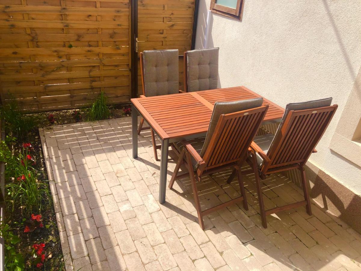 Boroka Apartman Belvaros Veszprem Exterior photo
